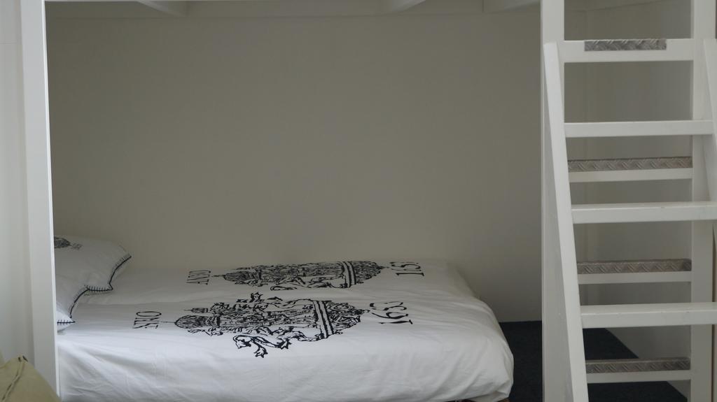 Budget Hotel De Witte Hoeck Amsterdam วอร์เมอร์เวียร์ ภายนอก รูปภาพ