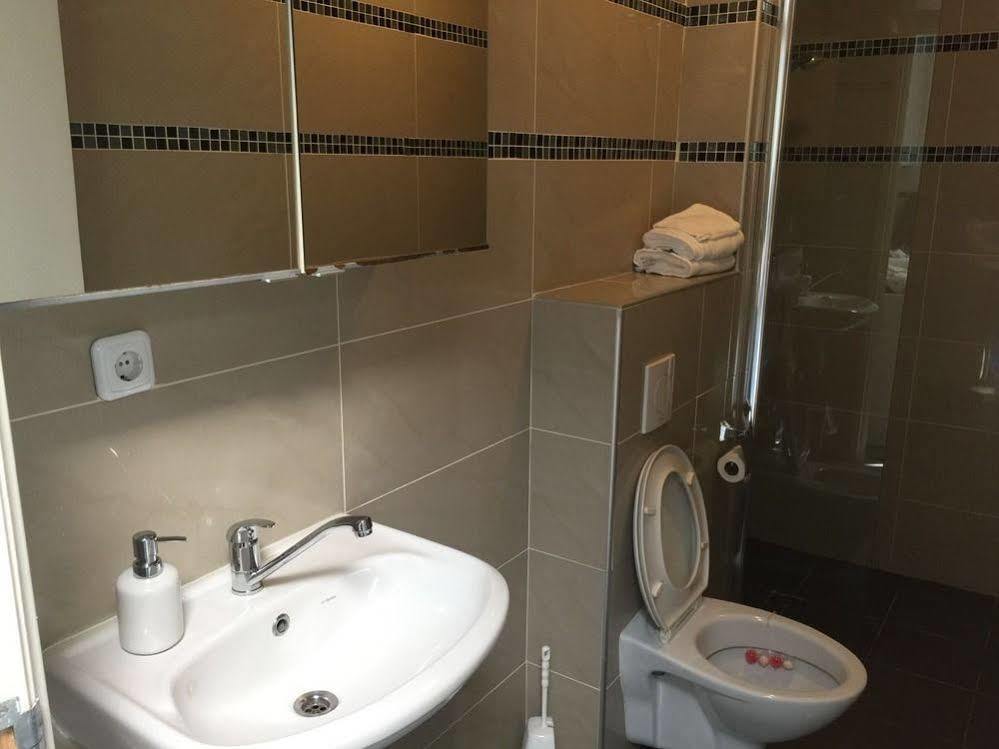 Budget Hotel De Witte Hoeck Amsterdam วอร์เมอร์เวียร์ ภายนอก รูปภาพ