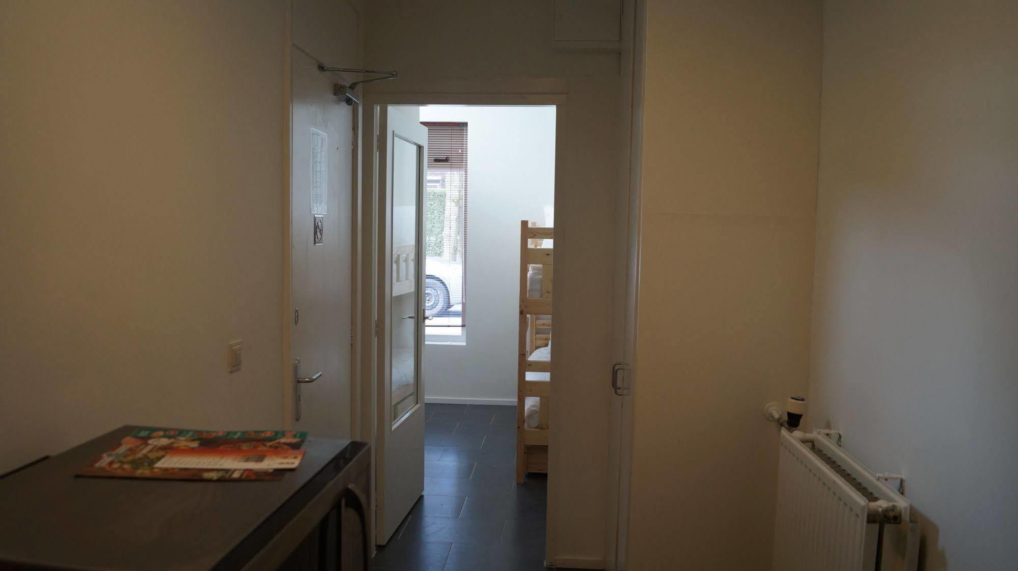 Budget Hotel De Witte Hoeck Amsterdam วอร์เมอร์เวียร์ ภายนอก รูปภาพ