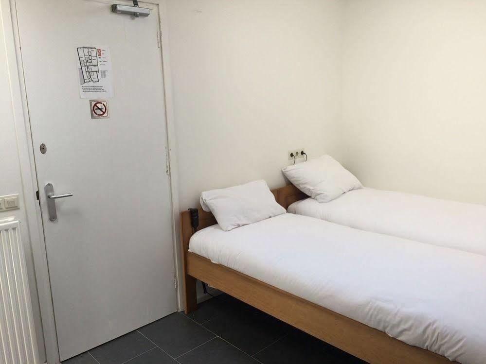 Budget Hotel De Witte Hoeck Amsterdam วอร์เมอร์เวียร์ ภายนอก รูปภาพ
